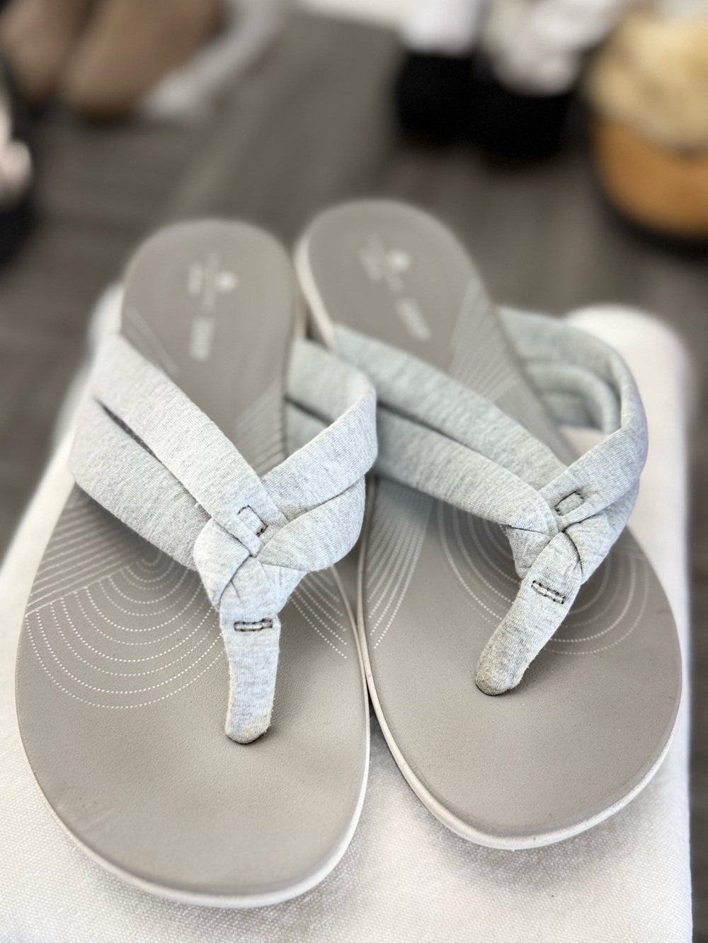 Women’s size 10 Clarks Cloud Steppers Grey Comfort Flip Flops